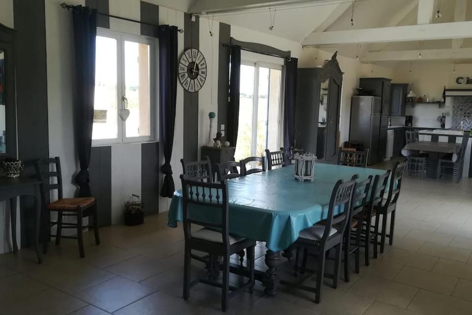 Gîte 16 personnes(Zoo La Flèche, 24h du Mans) House in Pays de la Loire