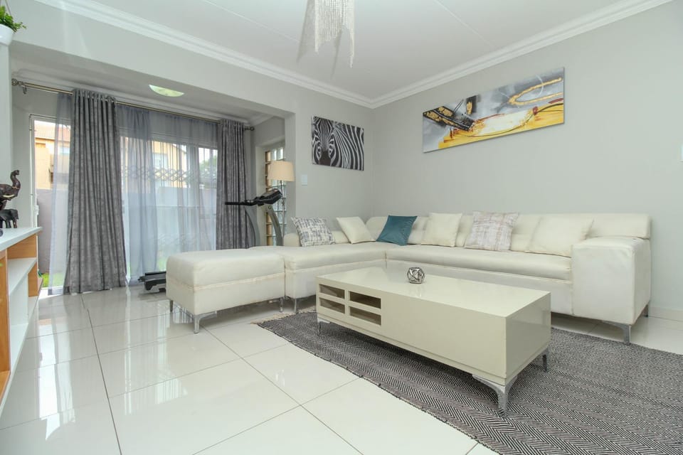 Gorgeous Diamond Apartment in Sandton