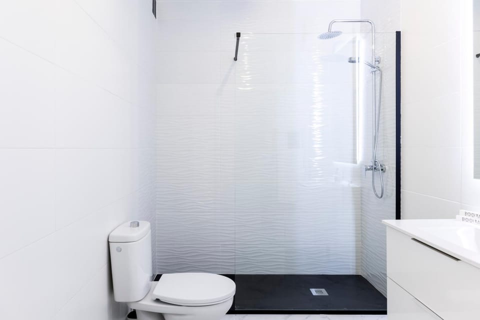 Shower, Toilet, Bathroom