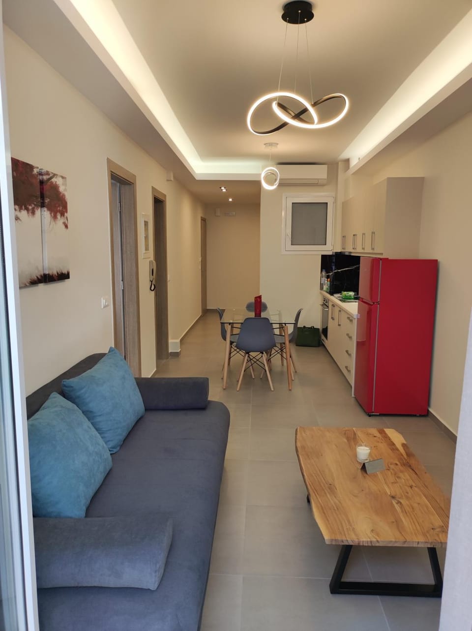 TV and multimedia, Living room, Seating area, Dining area, air conditioner