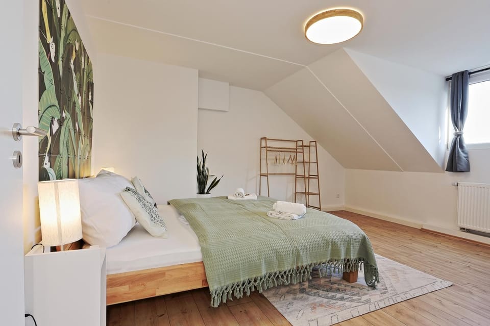 Bed, Bedroom