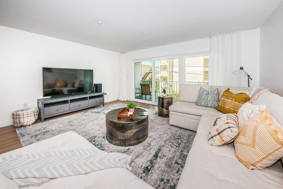 White Dunes Condo House in Indian Rocks Beach