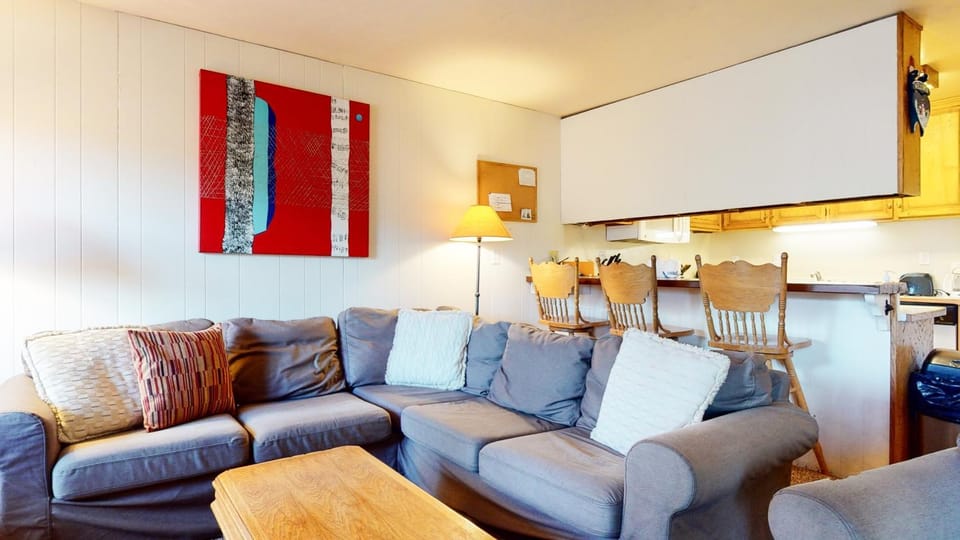 Lakeview Villas #28 condo Apartment in Mammoth Lakes