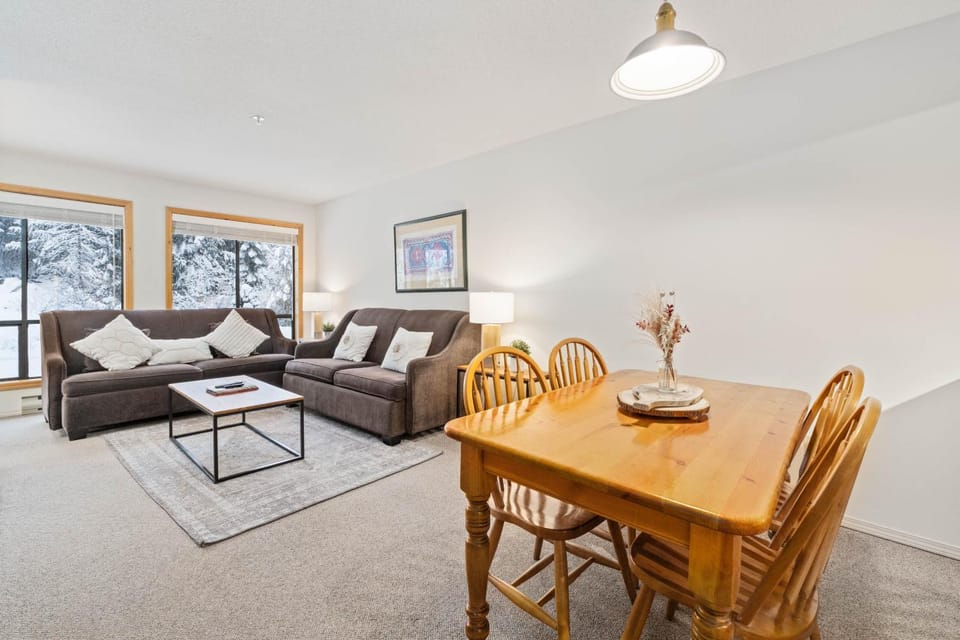 Powderhorn by Whistler Premier Apartment in Whistler