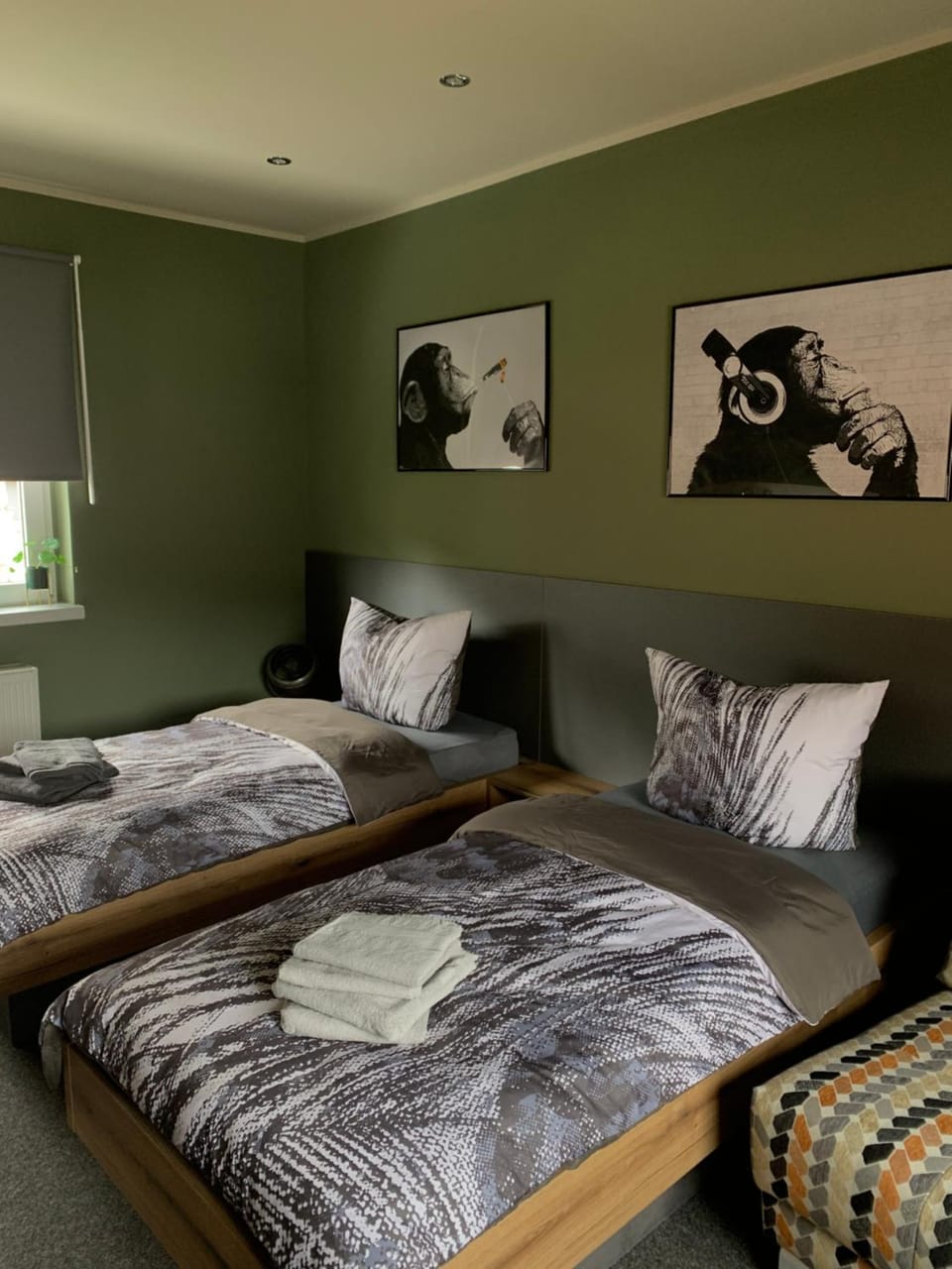 Bed, Photo of the whole room, towels