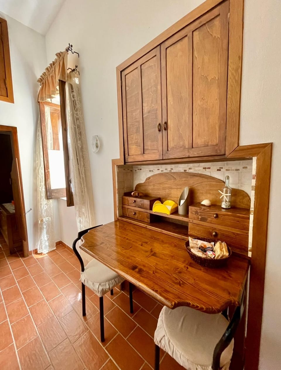 Photo of the whole room, Dining area, Area and facilities, Area and facilities, Lunch, Lunch, hair dresser, hair dresser, locker, locker, pet friendly, pet friendly, stove, stove, kitchen, kitchen