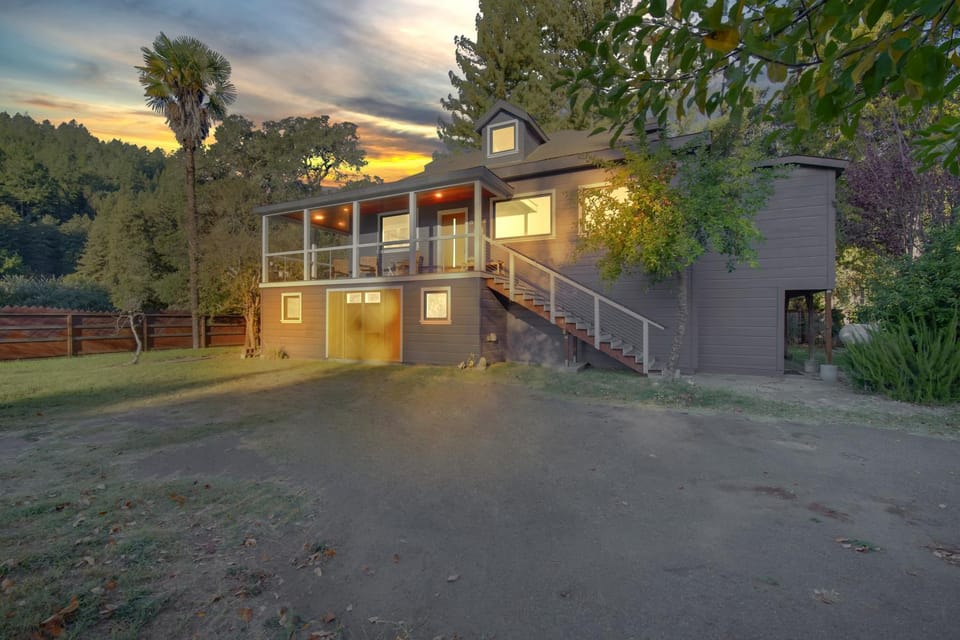 Luxury River Home - Pets Stay Free House in Monte Rio