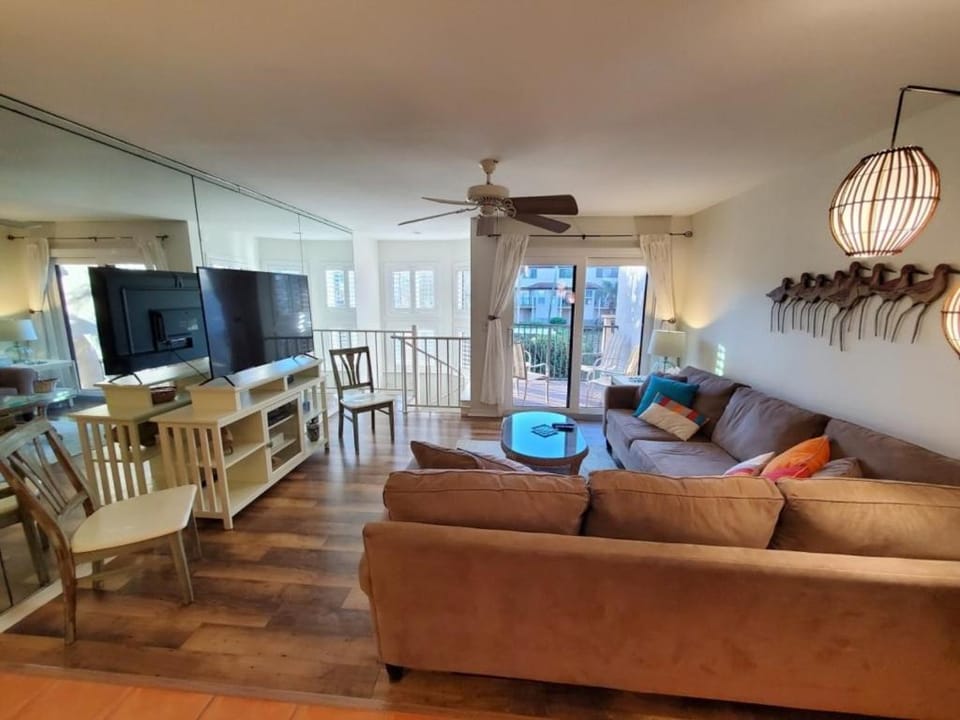 Spyglass 13 condo Apartment in Crescent Beach