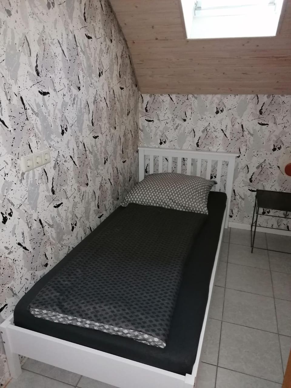 Ferienhaus Stein, TOP Monteurwohnung, sehr groß, 4 Einzelzimmer, Doppelzimmer, Übernachtung bis zu 8 Personen möglich House in Baden-Württemberg