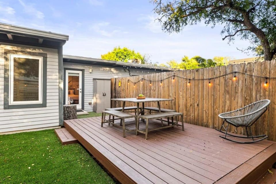 Home in Zilker - Private Large Backyard House in Zilker