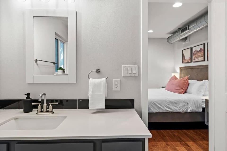 Mid-century home in Zilker with a backyard House in Zilker