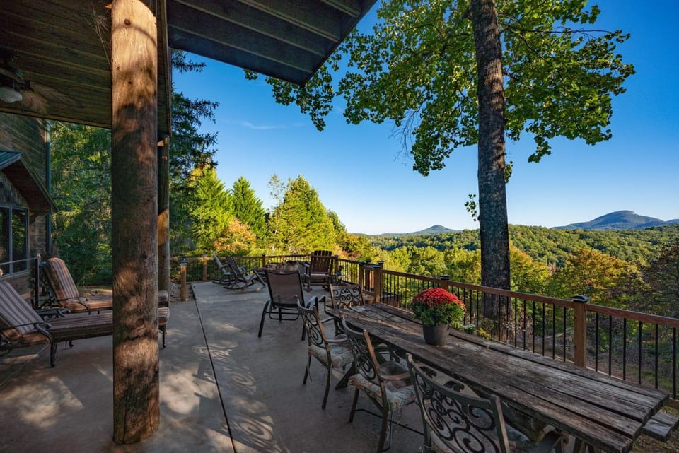 Balcony/Terrace, Mountain view
