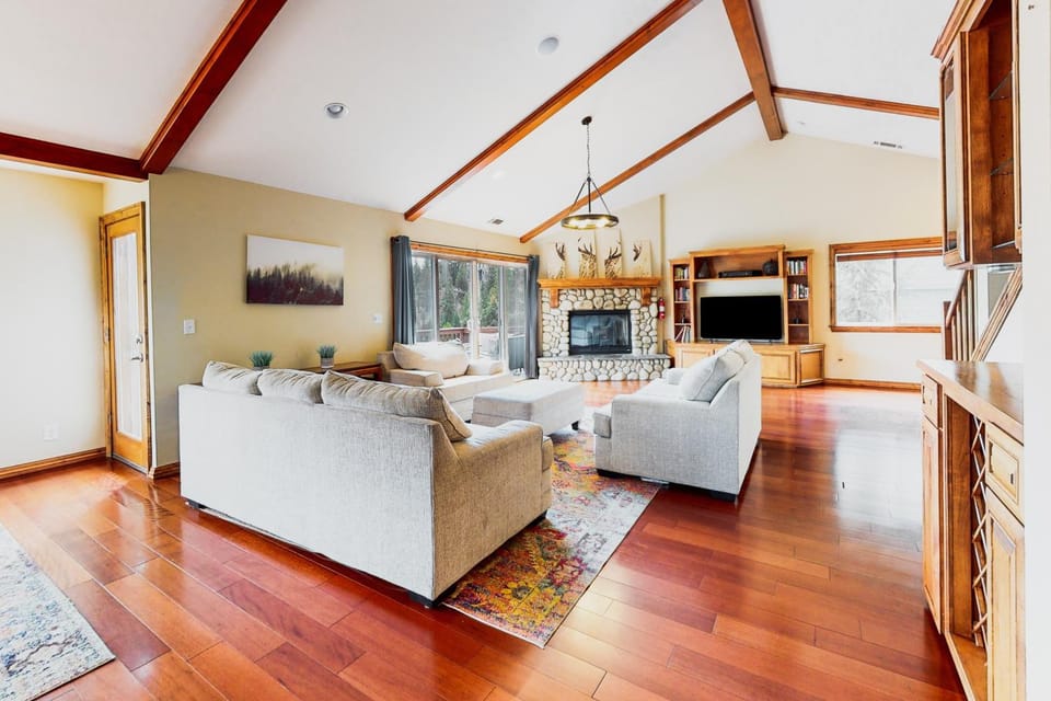 Deer Mountain House in Lake Arrowhead