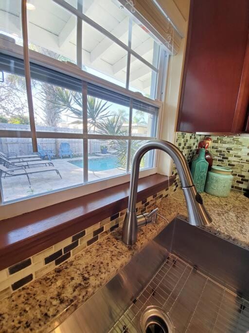 Hawaiian Cottage - Heated Pool Walk to the Beach Apartment in Cape Canaveral