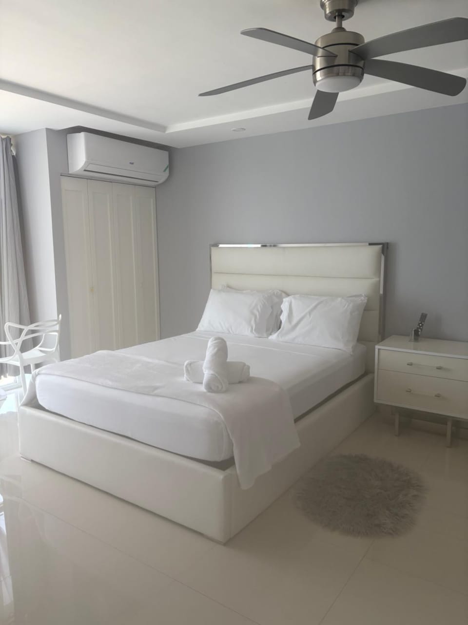 Large Luxurious Beach Front at Bayfront Villa Apartment in Portmore