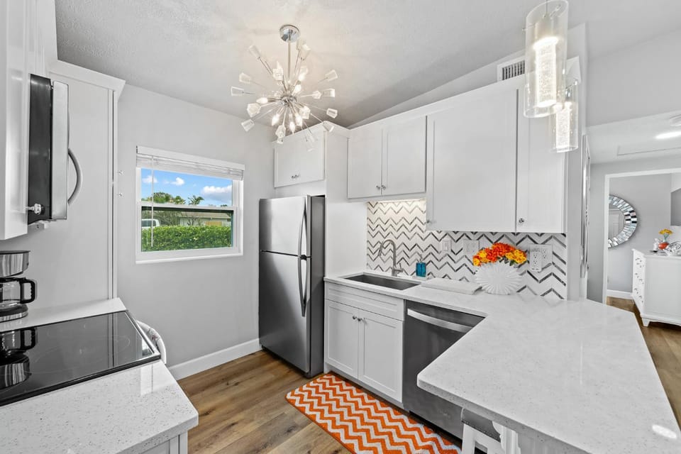 Midtown Cottage - In the heart of Cocoa Beach Apartment in Cocoa Beach