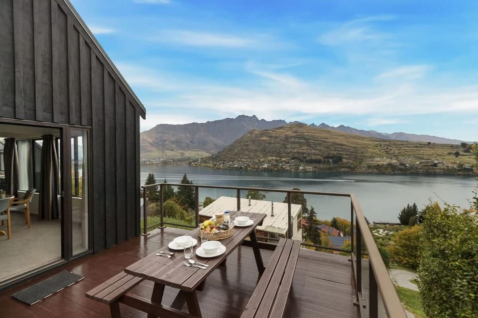 Woodlands Close Retreat House in Queenstown