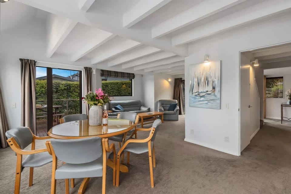 Woodlands Close Retreat House in Queenstown