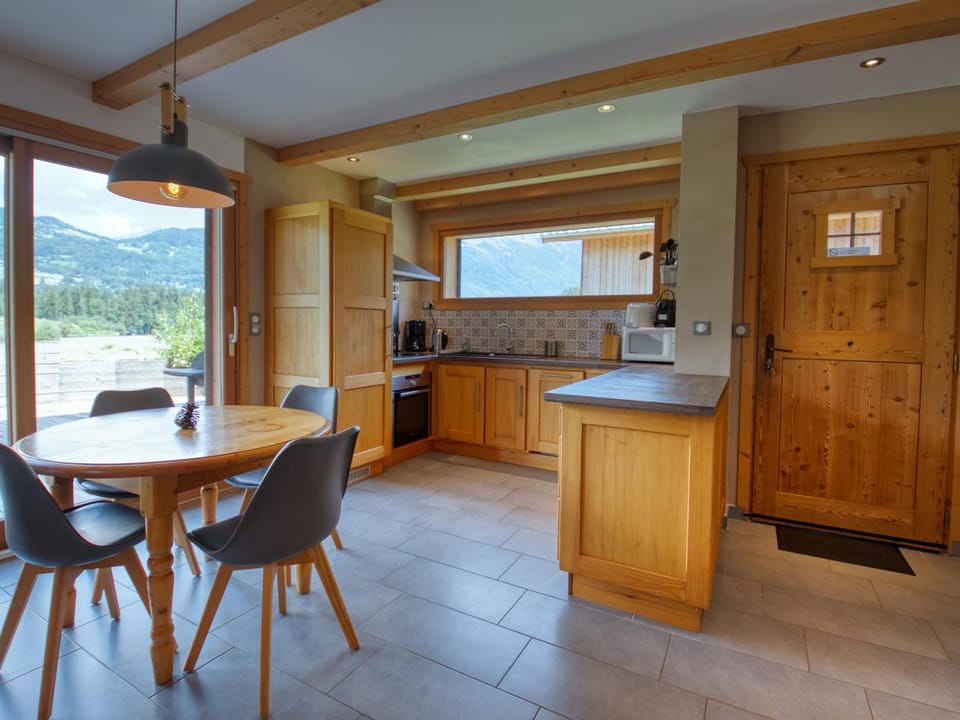 Appartement calme 2 chambres avec terrasse à Samoëns - FR-1-642-77 Apartment in Morillon