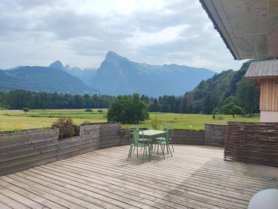 Appartement calme 2 chambres avec terrasse à Samoëns - FR-1-642-77 Apartment in Morillon