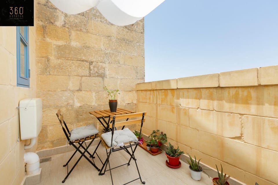 LIVE like a Local - 3 Cities Home & 2 KING BED by 360 Estates Apartment in Malta