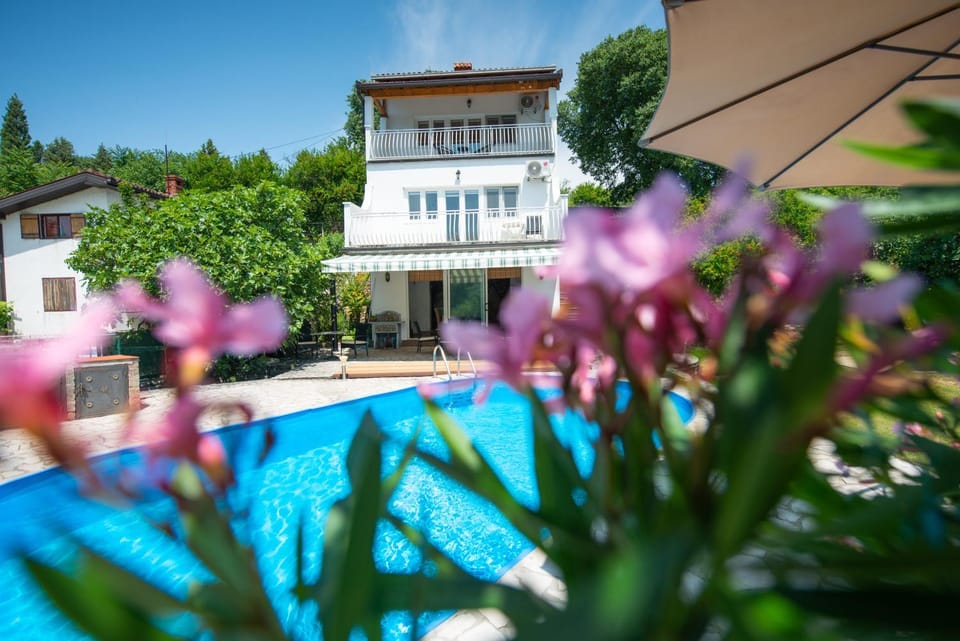 Villa Kosor Spring - Riverside Villa in Federation of Bosnia and Herzegovina