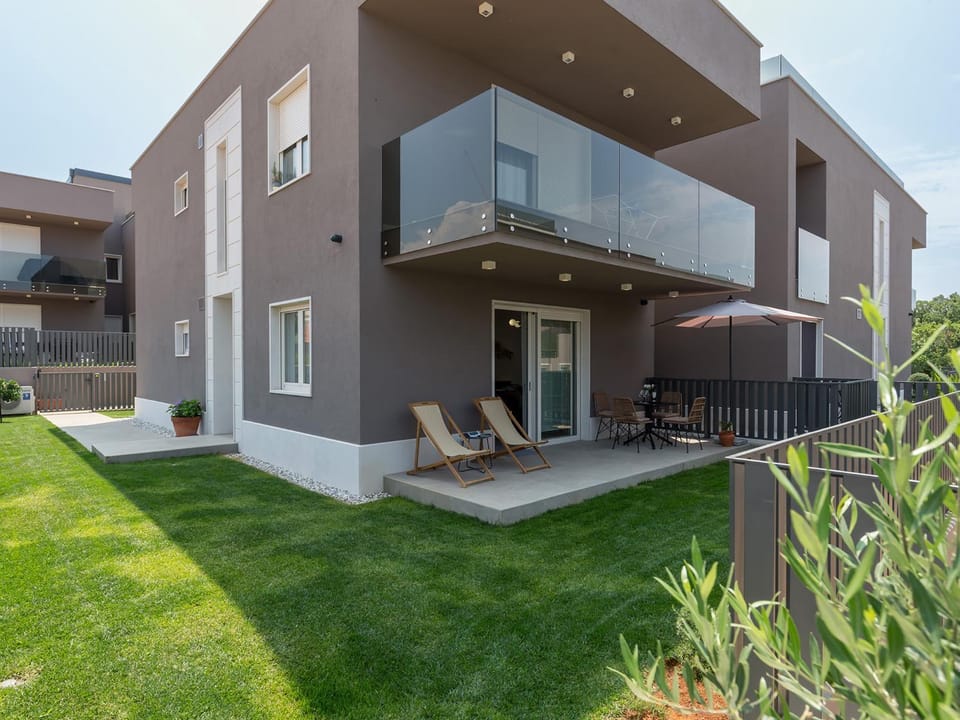 Property building, Garden, Garden view, Inner courtyard view