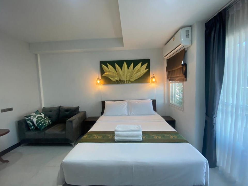 Bed, Photo of the whole room, air conditioner