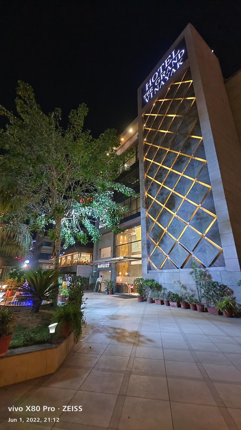 Property building, Facade/entrance, Business facilities, Banquet/Function facilities, Facility for disabled guests