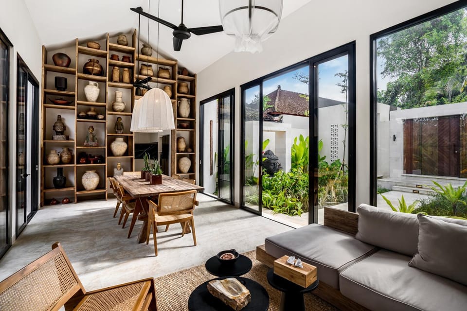 Living room, Seating area, Dining area, internet, internet
