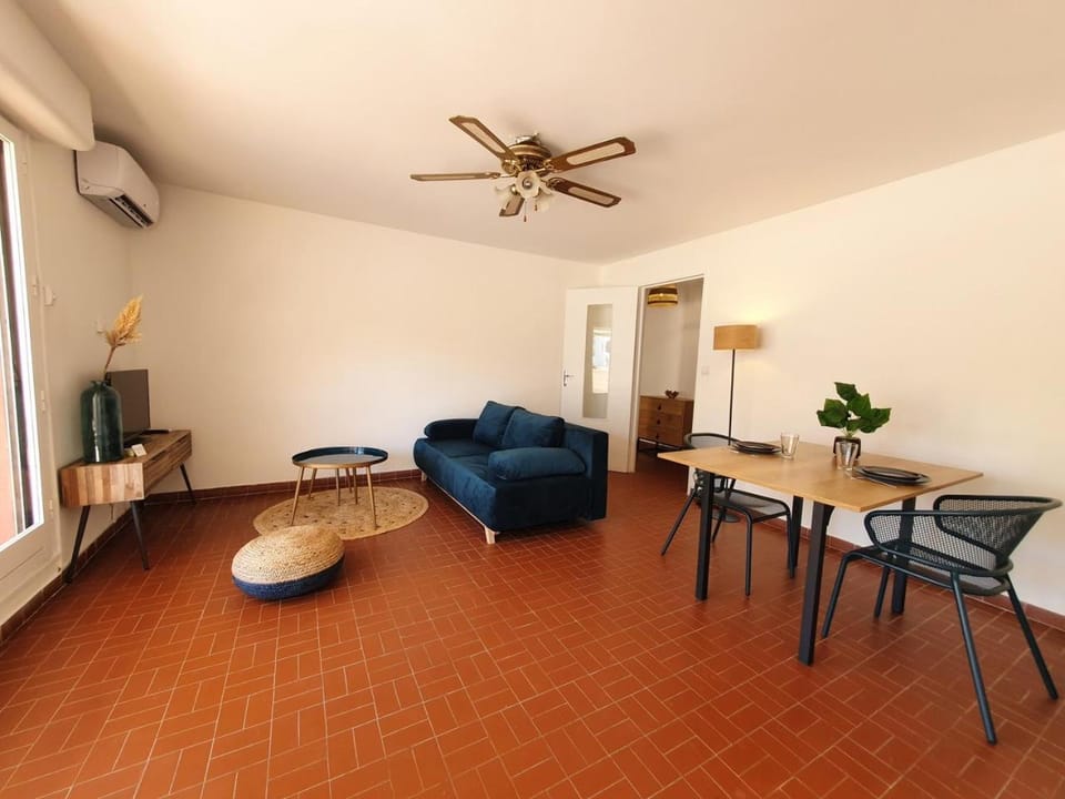 TV and multimedia, Living room, Dining area, air conditioner