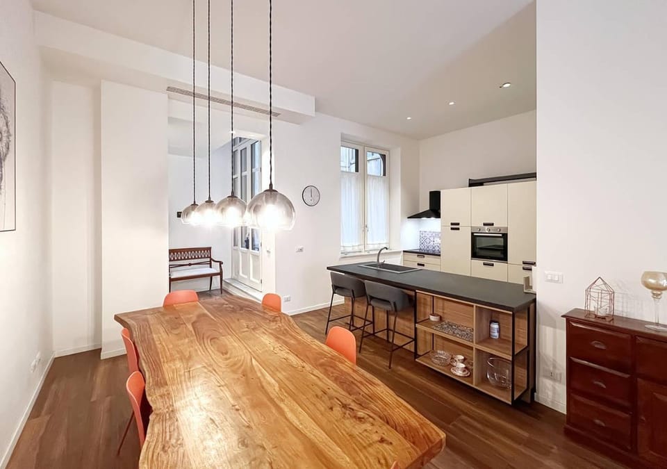 Kitchen or kitchenette, Dining area, minibar, oven, pet friendly, stove, toaster