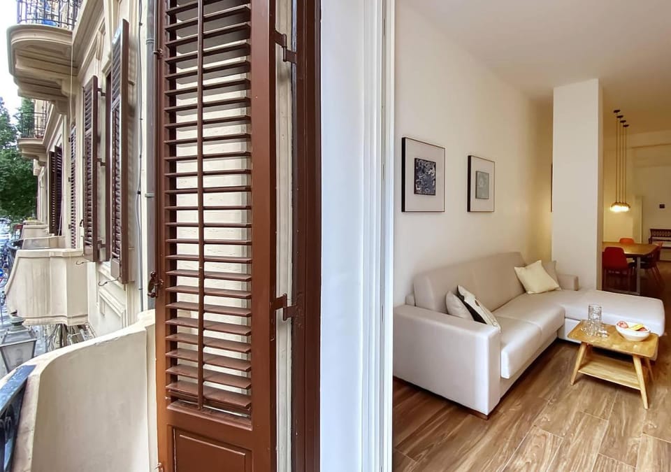 Patio, Bed, View (from property/room), Balcony/Terrace, Photo of the whole room, Seating area, Dining area