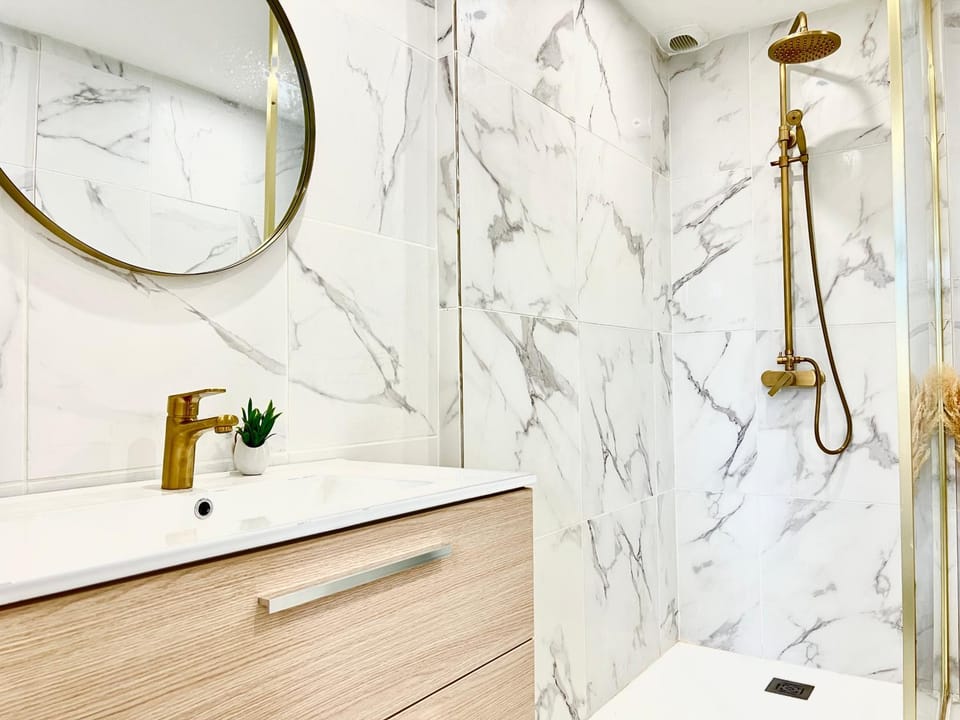 Shower, Bathroom