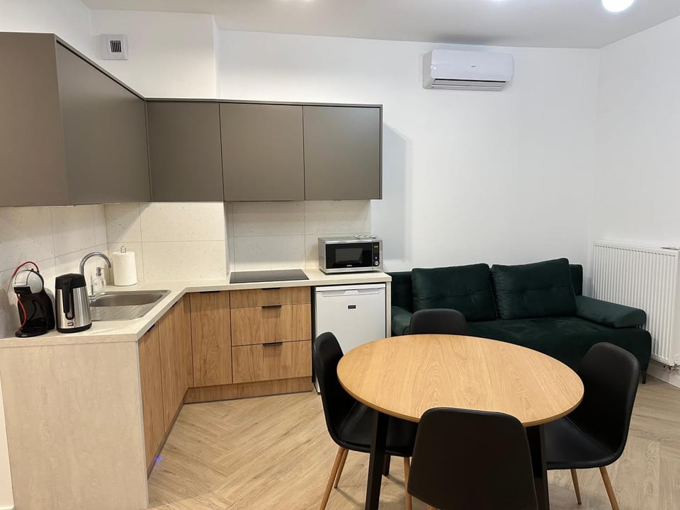 Coffee/tea facilities, Kitchen or kitchenette, Living room, Seating area, Dining area, minibar, pet friendly, stove