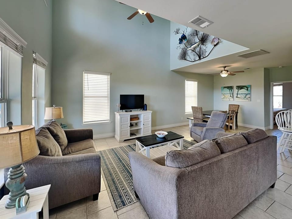 TV and multimedia, Living room, Seating area, furniture