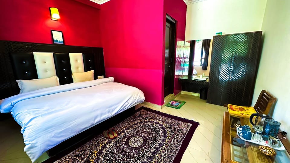 Mountain Vista Bed and Breakfast in Punjab, India