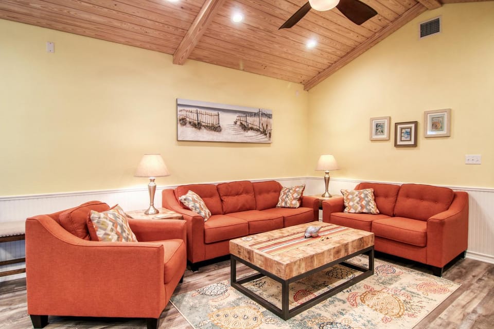 Living room, Seating area, furniture
