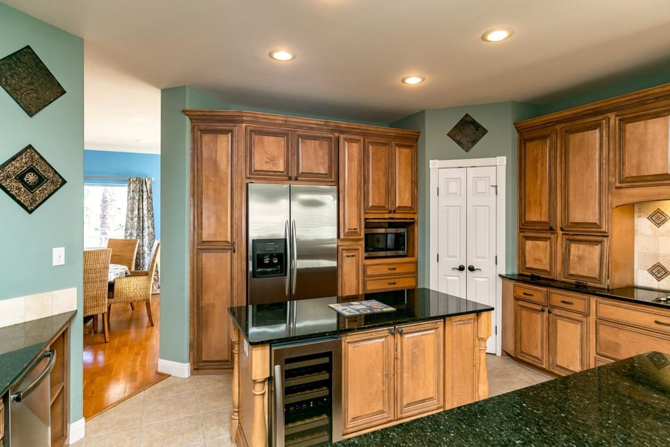 furniture, microwave, oven, stove, kitchen