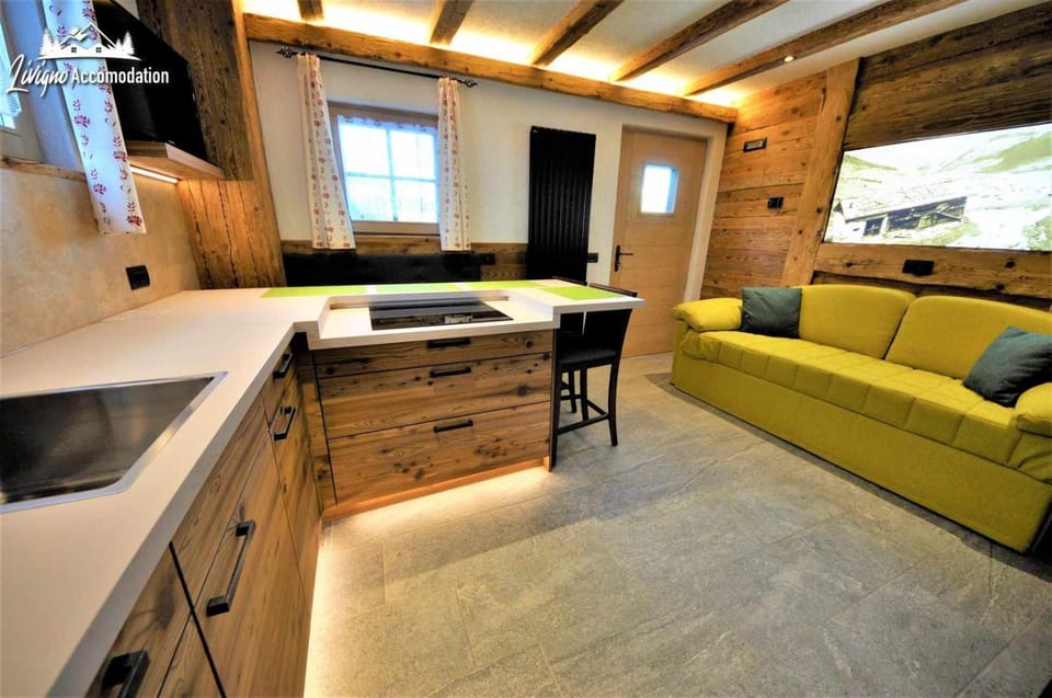 Mountain Chalet Scoiattolo by Livigno Accomodation Chalet in Canton of Grisons