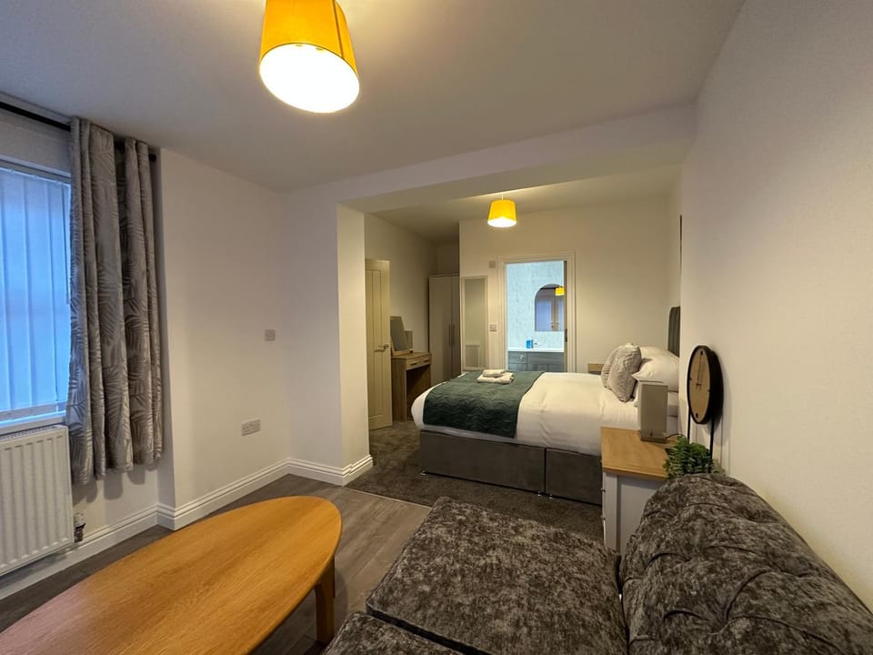 Bed, Bathroom, Photo of the whole room, Bedroom