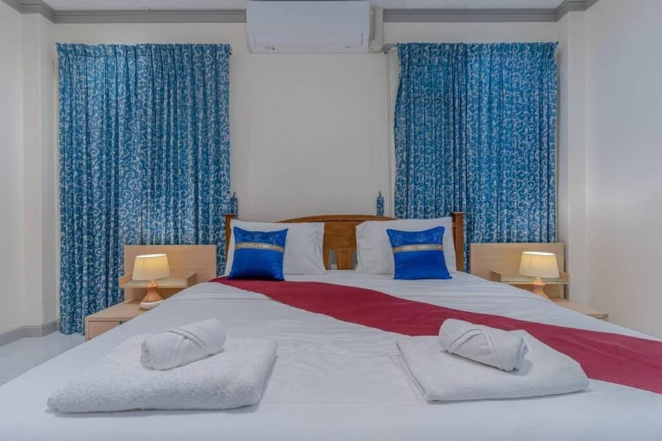 Bed, Bedroom, air conditioner