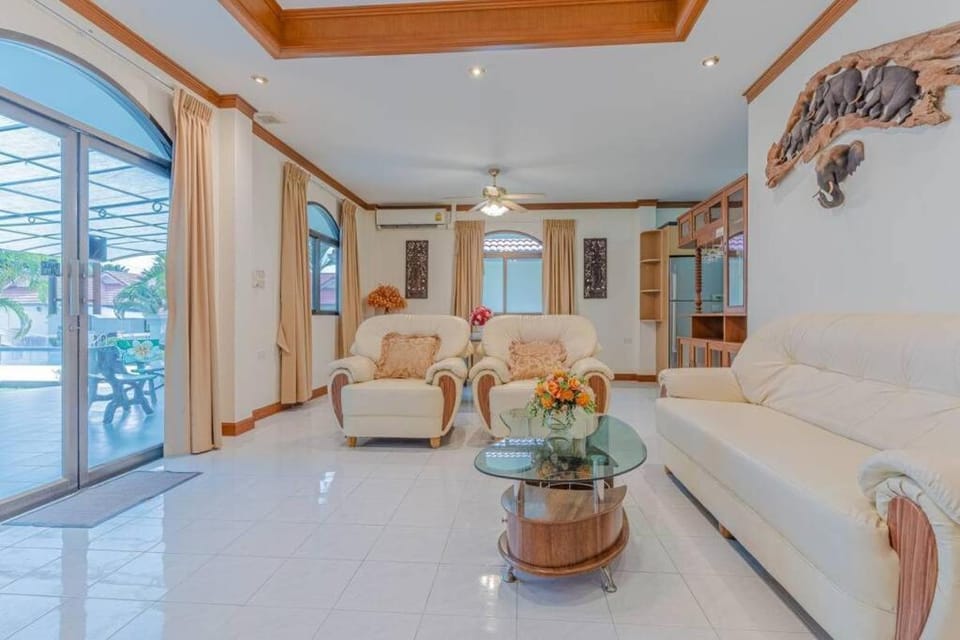 Living room, Seating area, fireplace