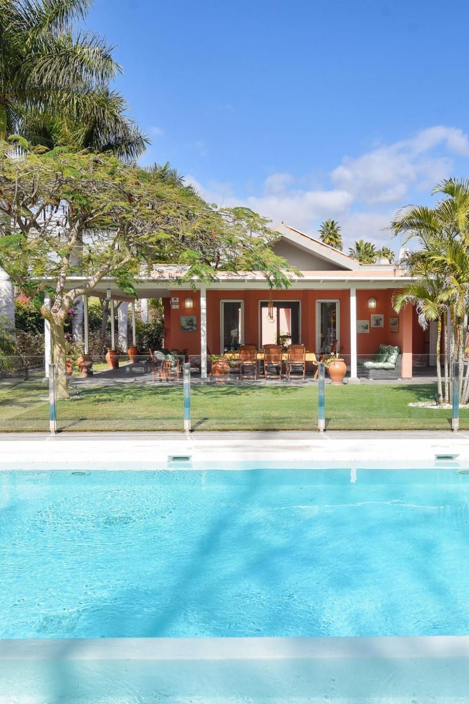 Property building, Day, Garden, Garden view, Pool view, Swimming pool