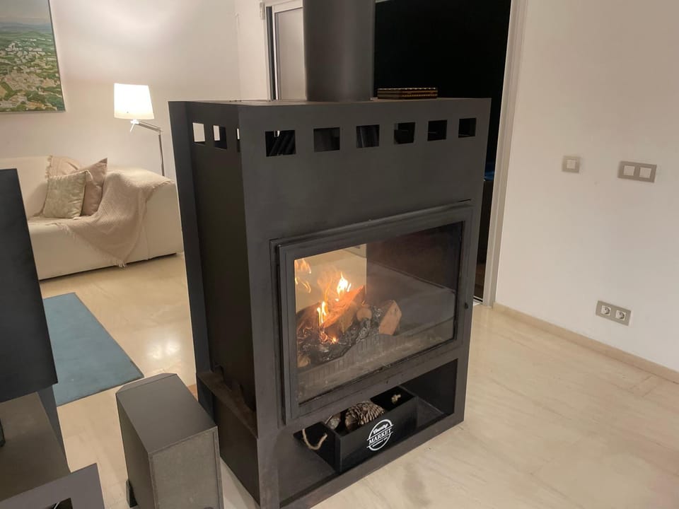 Living room, Seating area, fireplace