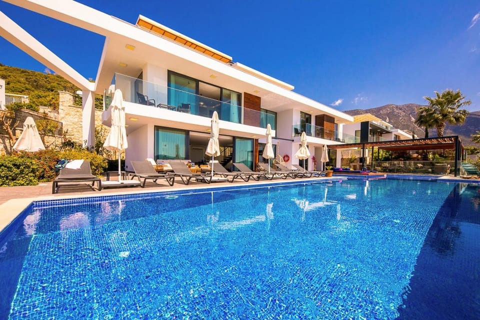 Property building, Swimming pool