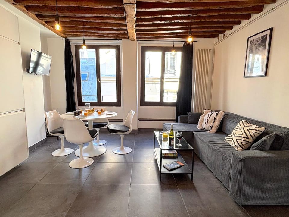 TV and multimedia, Living room, Dining area