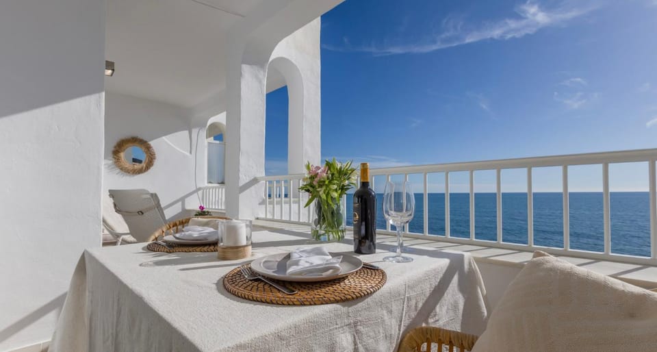 Balcony/Terrace, Seating area, Dining area, Sea view