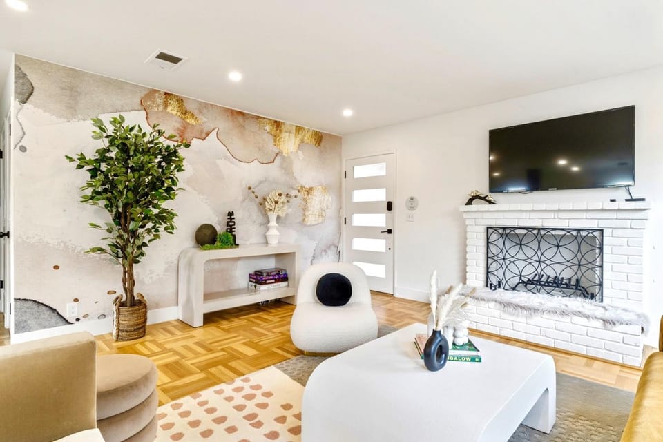 TV and multimedia, Living room, Seating area