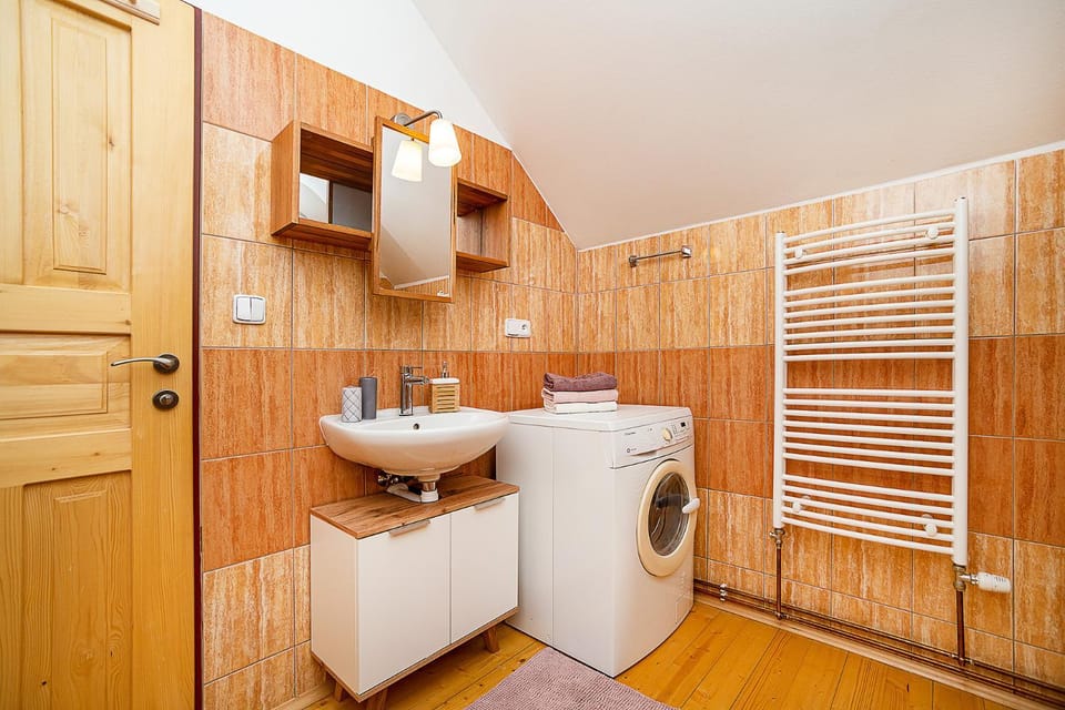 Bathroom, towels, washing machine, dryer